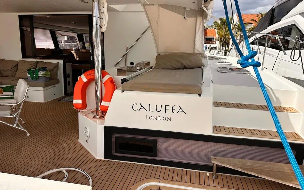 slider 10 Fountaine Pajot Ipanema 58