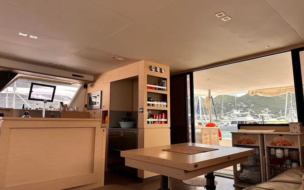 slider 126 Fountaine Pajot Ipanema 58