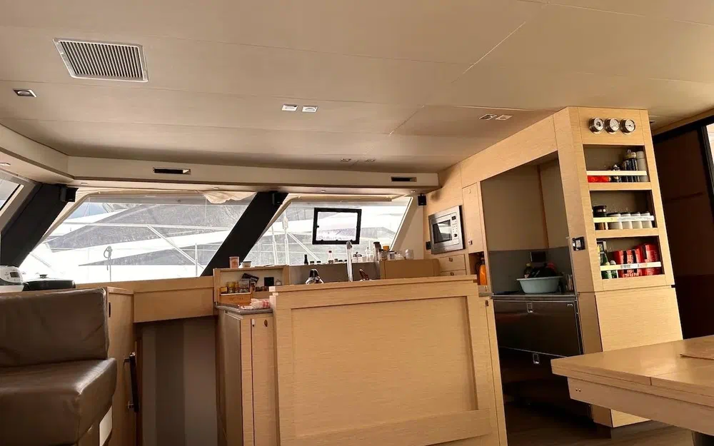 slider 127 Fountaine Pajot Ipanema 58