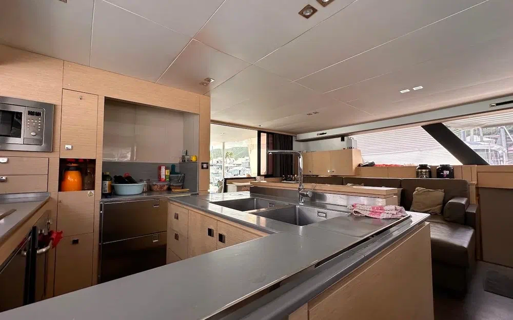 slider 138 Fountaine Pajot Ipanema 58