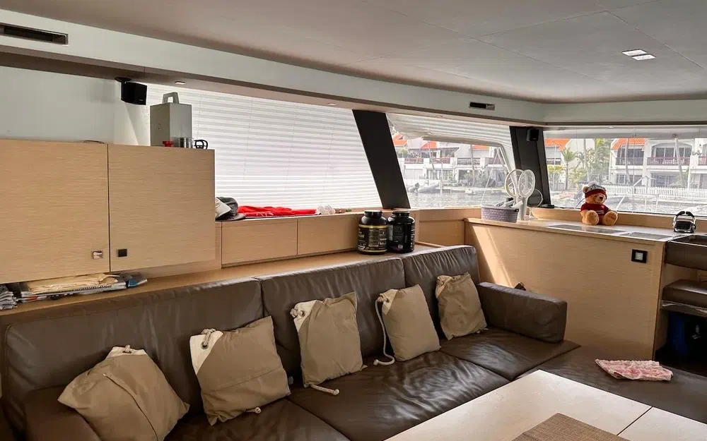 slider 83 Fountaine Pajot Ipanema 58