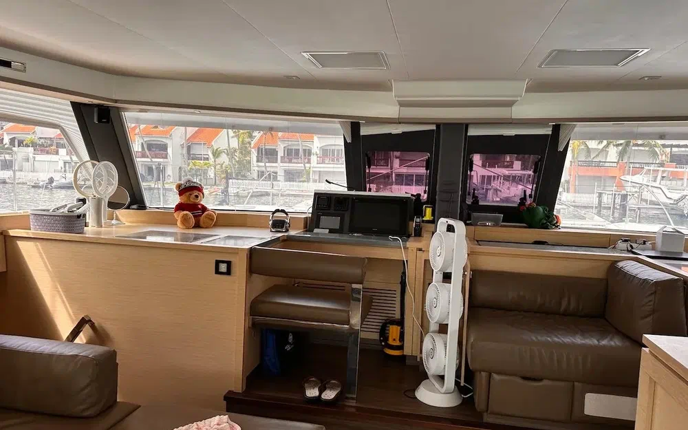 slider 86 Fountaine Pajot Ipanema 58
