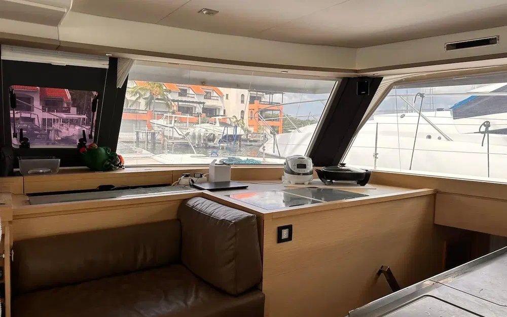 slider 89 Fountaine Pajot Ipanema 58