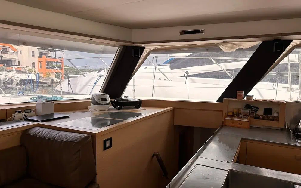 slider 90 Fountaine Pajot Ipanema 58
