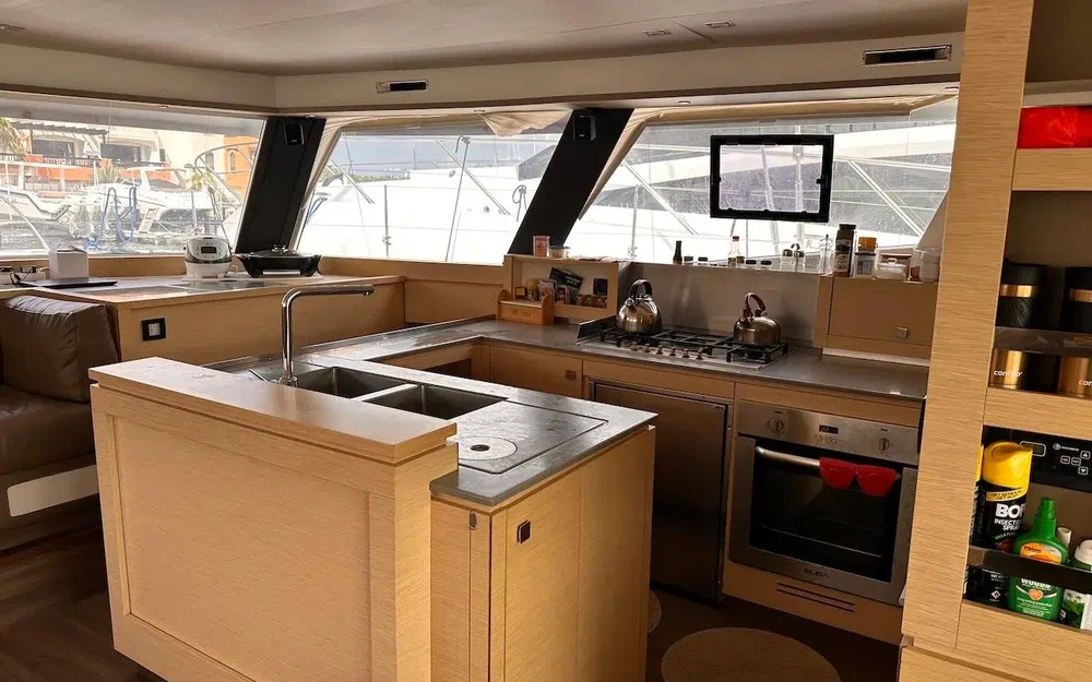 slider 93 Fountaine Pajot Ipanema 58