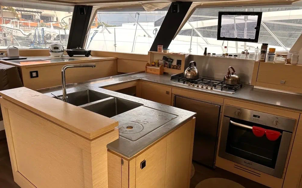 slider 94 Fountaine Pajot Ipanema 58