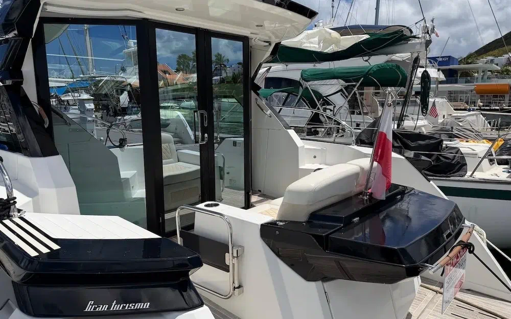 slider 9 Beneteau Gran Turismo 46