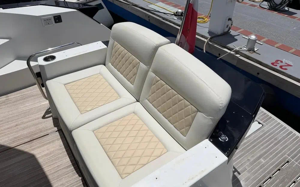 slider 10 Beneteau Gran Turismo 46