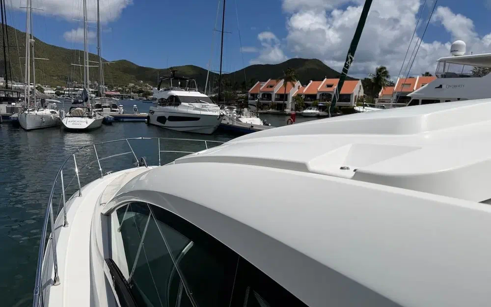 slider 12 Beneteau Gran Turismo 46
