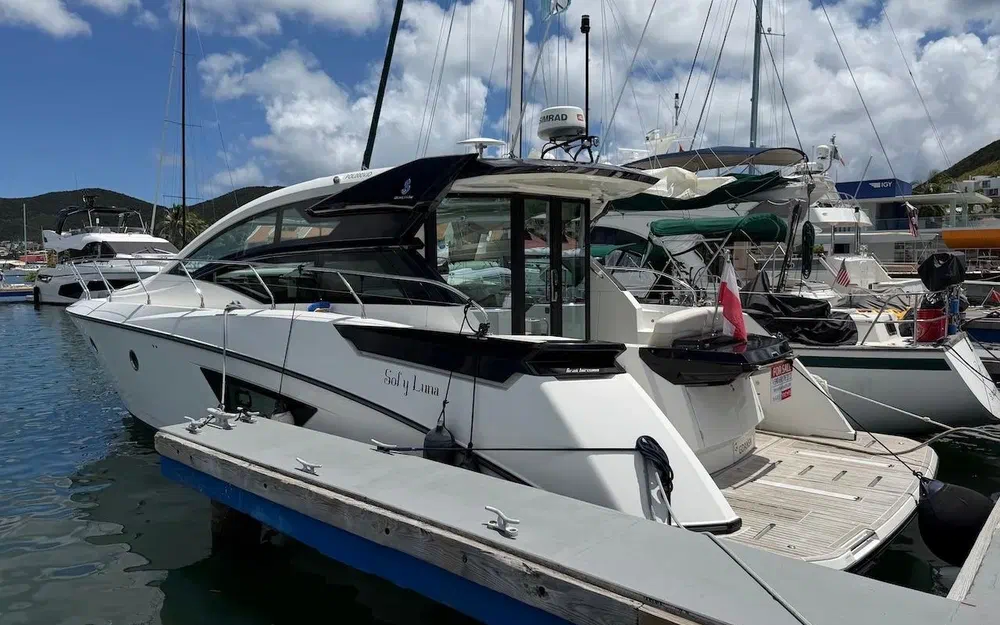 slider 3 Beneteau Gran Turismo 46