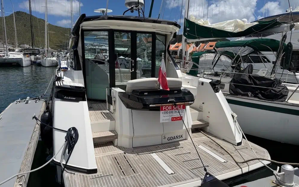 slider 4 Beneteau Gran Turismo 46