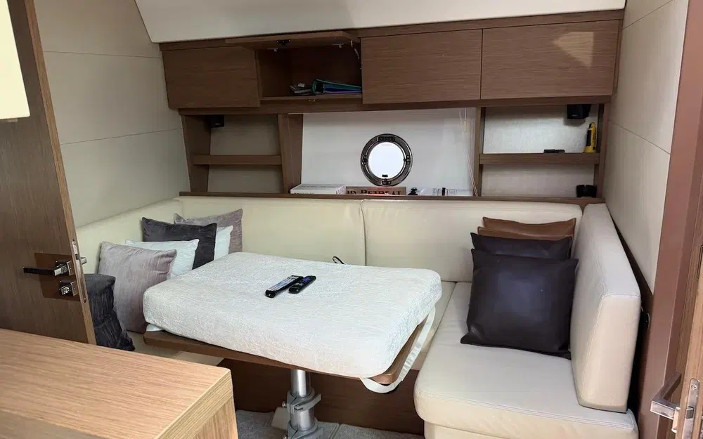 slider 54 Beneteau Gran Turismo 46