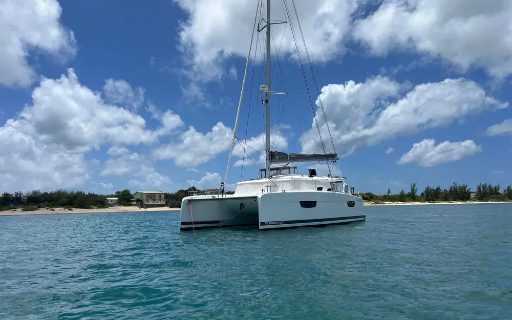slider 0 Fountaine Pajot Astrea 42