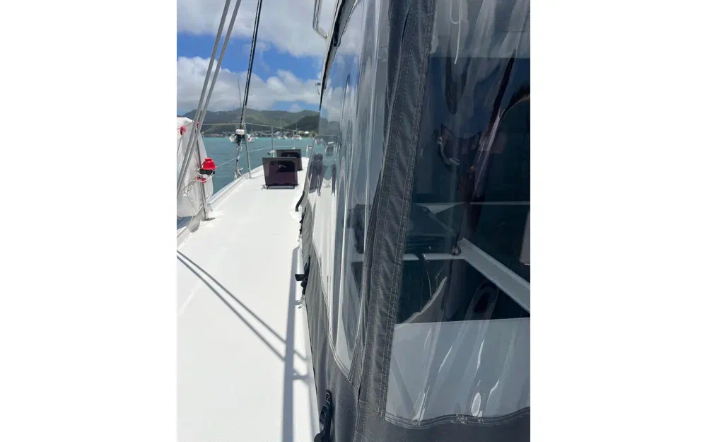 slider 15 Fountaine Pajot Astrea 42
