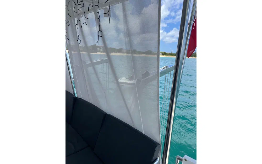 slider 16 Fountaine Pajot Astrea 42