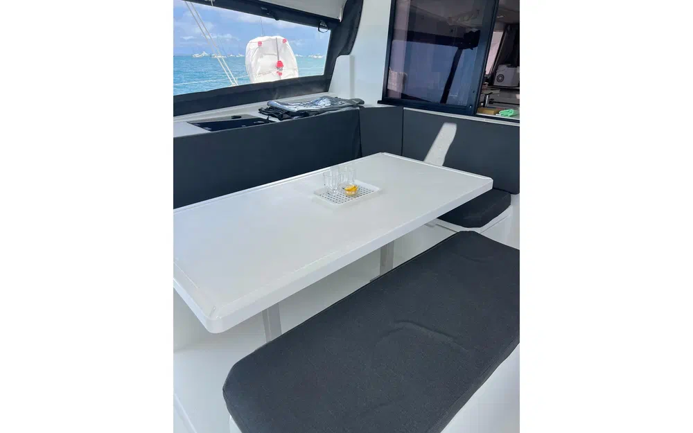 slider 17 Fountaine Pajot Astrea 42