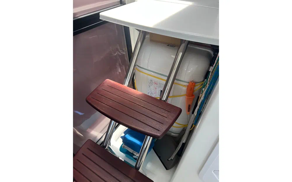 slider 18 Fountaine Pajot Astrea 42