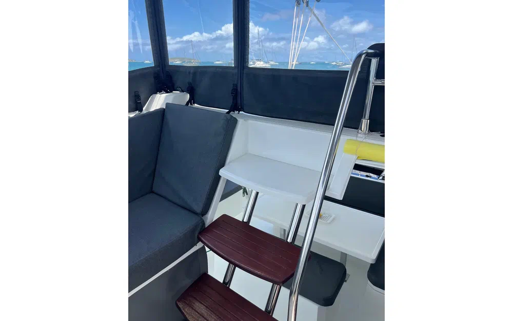 slider 19 Fountaine Pajot Astrea 42