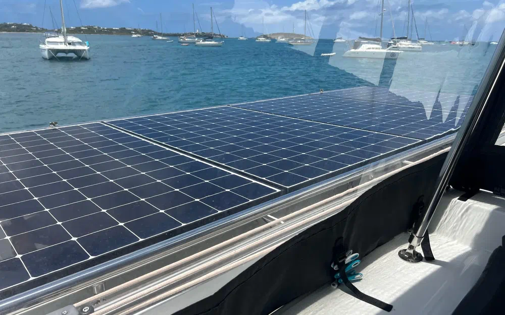 slider 22 Fountaine Pajot Astrea 42