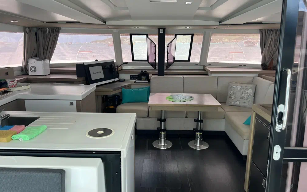 slider 39 Fountaine Pajot Astrea 42