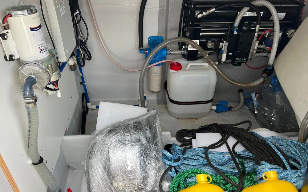 slider 46 Fountaine Pajot Astrea 42