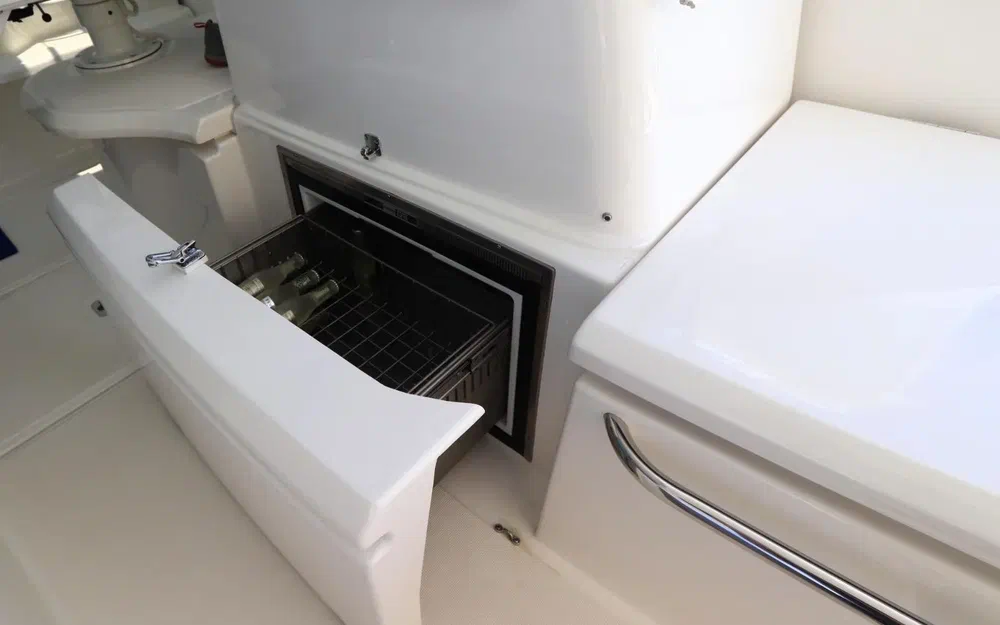 slider 22 Tiara 43 Open