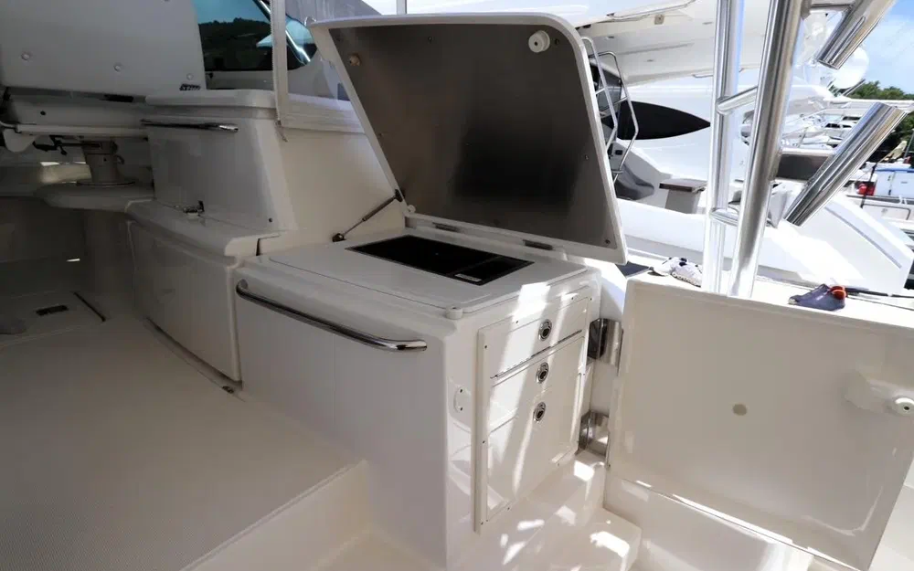 slider 23 Tiara 43 Open