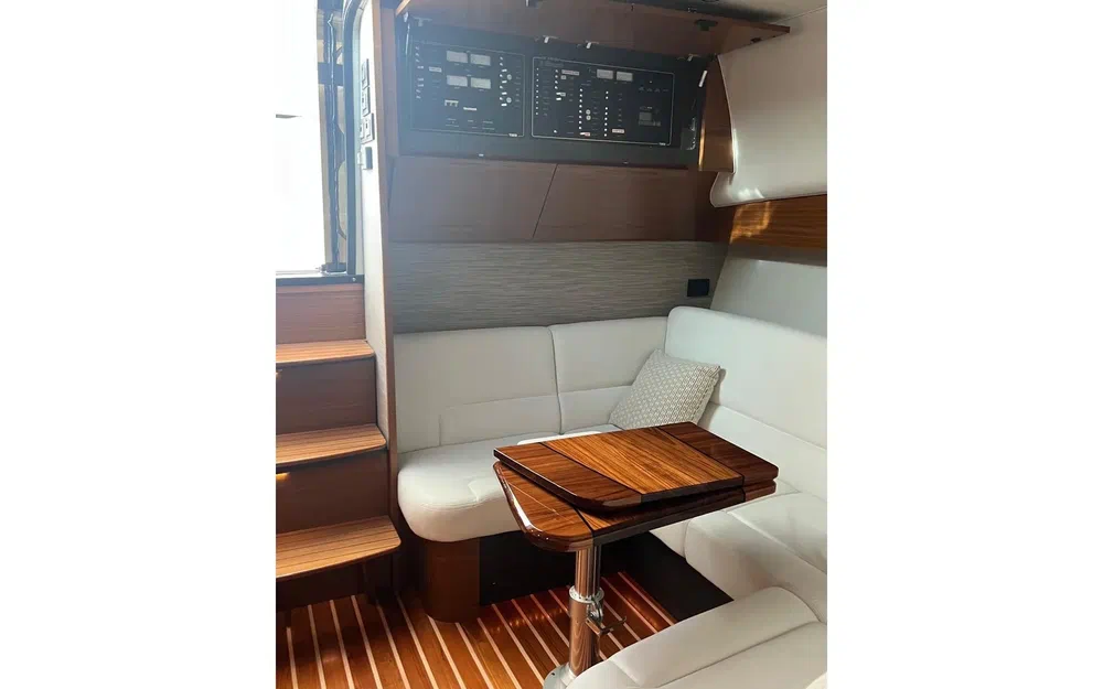 slider 30 Tiara 43 Open