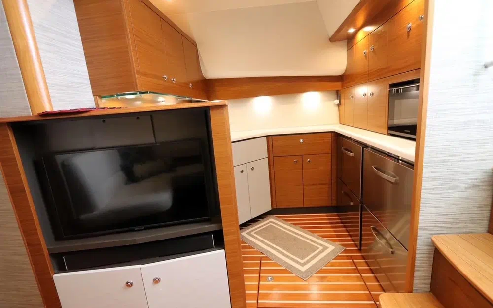 slider 38 Tiara 43 Open