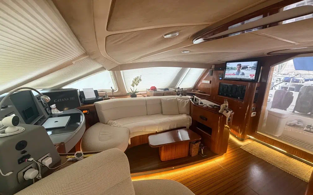 slider 23 Catana 582