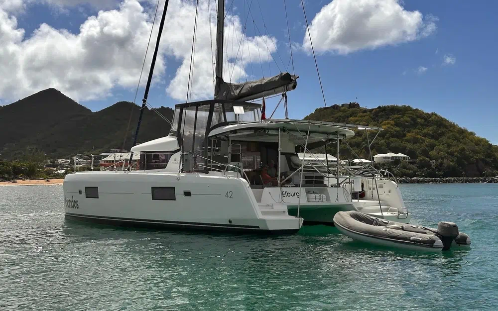 slider 0 Lagoon 42