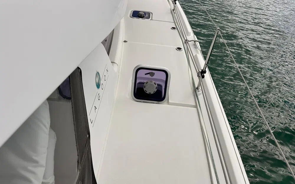 slider 16 Lagoon 42