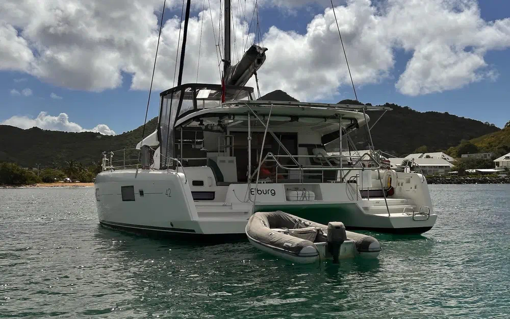 slider 1 Lagoon 42