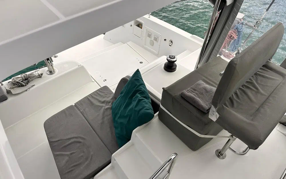 slider 63 Lagoon 42