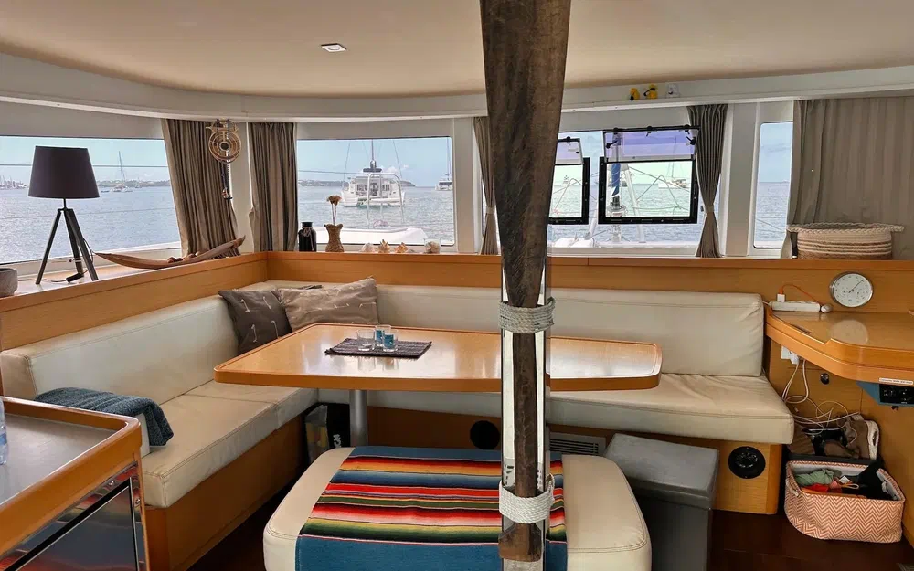 slider 74 Lagoon 42
