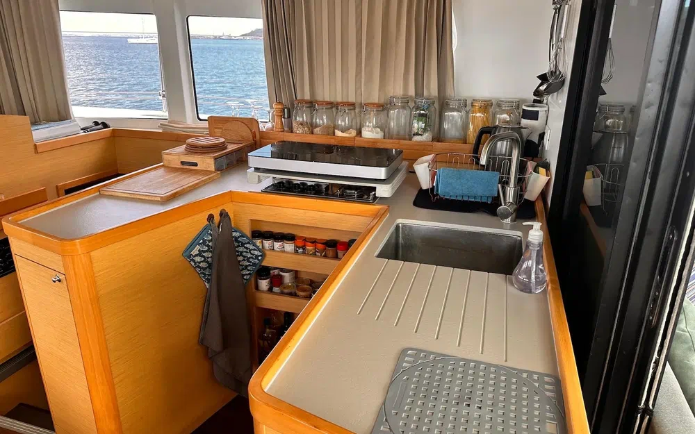 slider 76 Lagoon 42