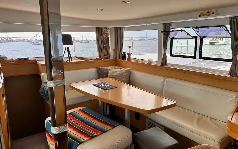 slider 85 Lagoon 42