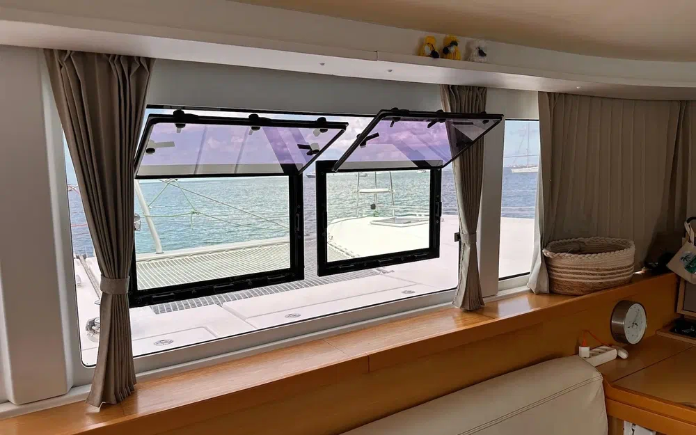 slider 93 Lagoon 42