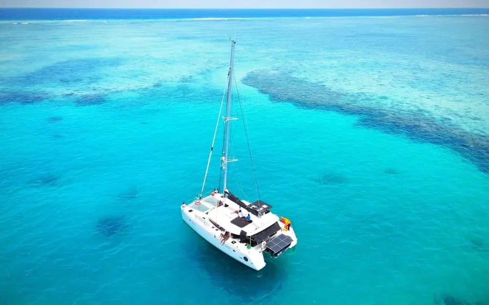 slider 0 Lagoon 450 Sport Top
