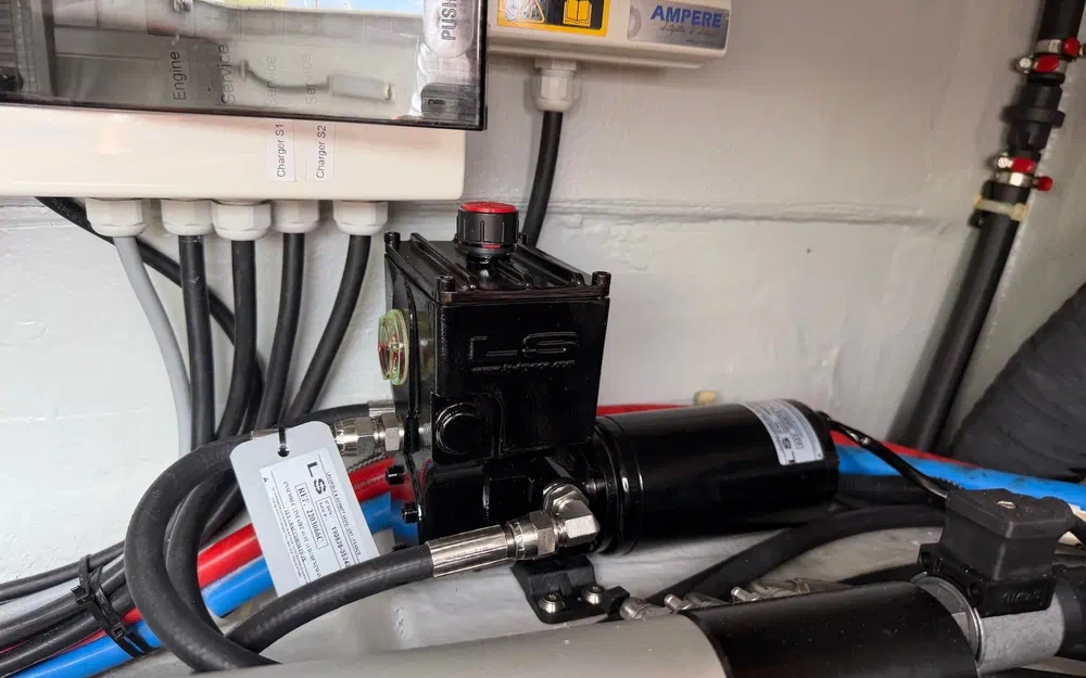 slider 174 Lagoon 450 Sport Top