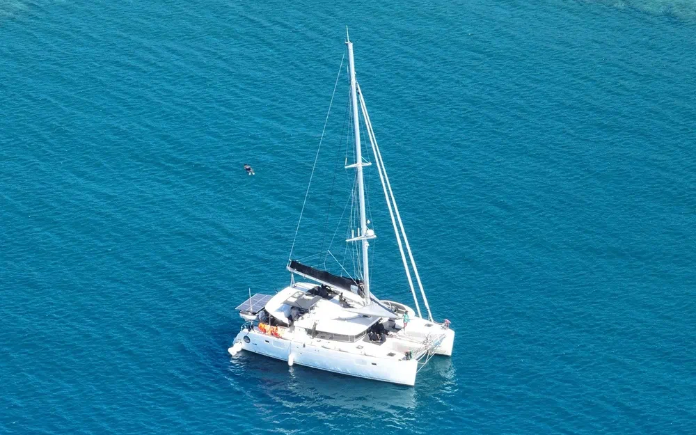 slider 1 Lagoon 450 Sport Top