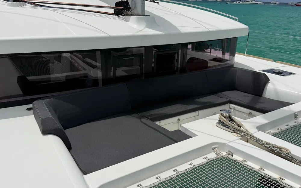 slider 27 Lagoon 450 Sport Top