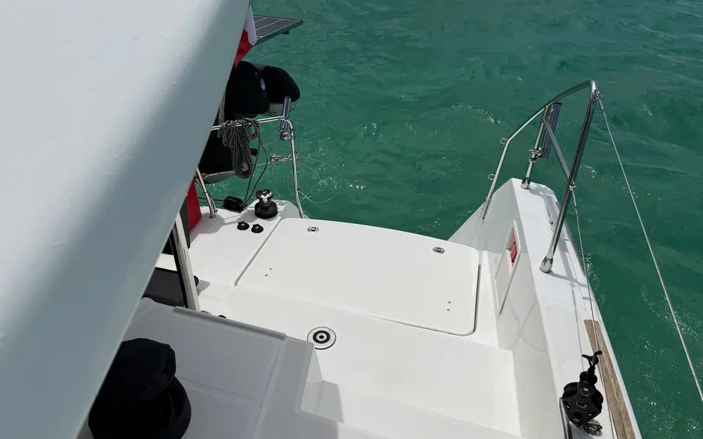 slider 61 Lagoon 450 Sport Top