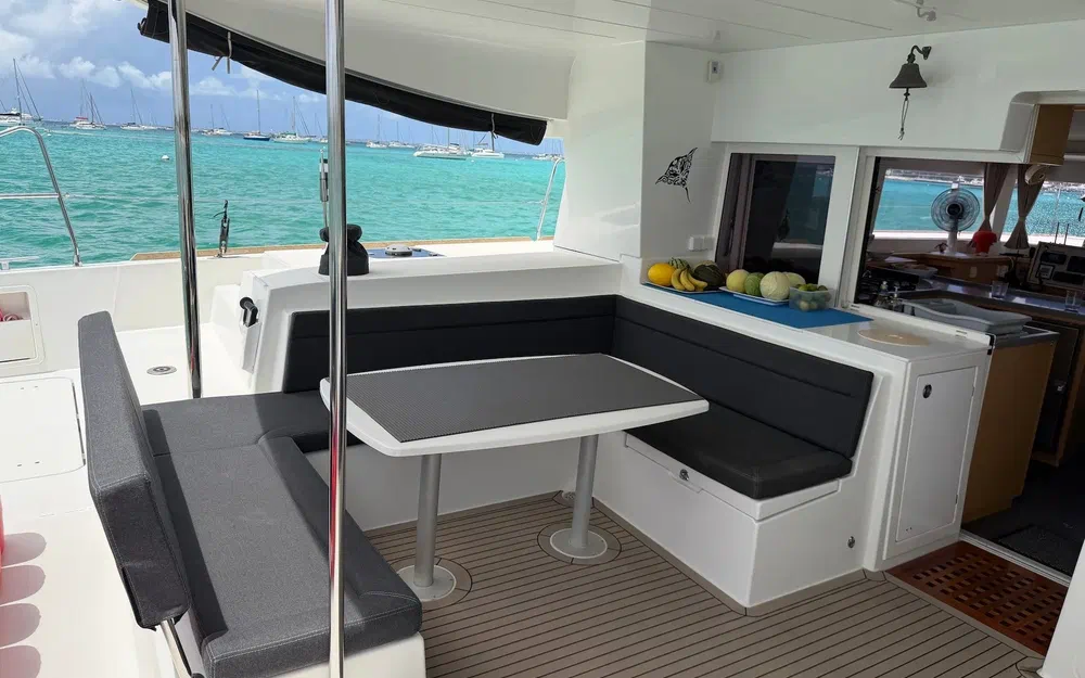 slider 84 Lagoon 450 Sport Top