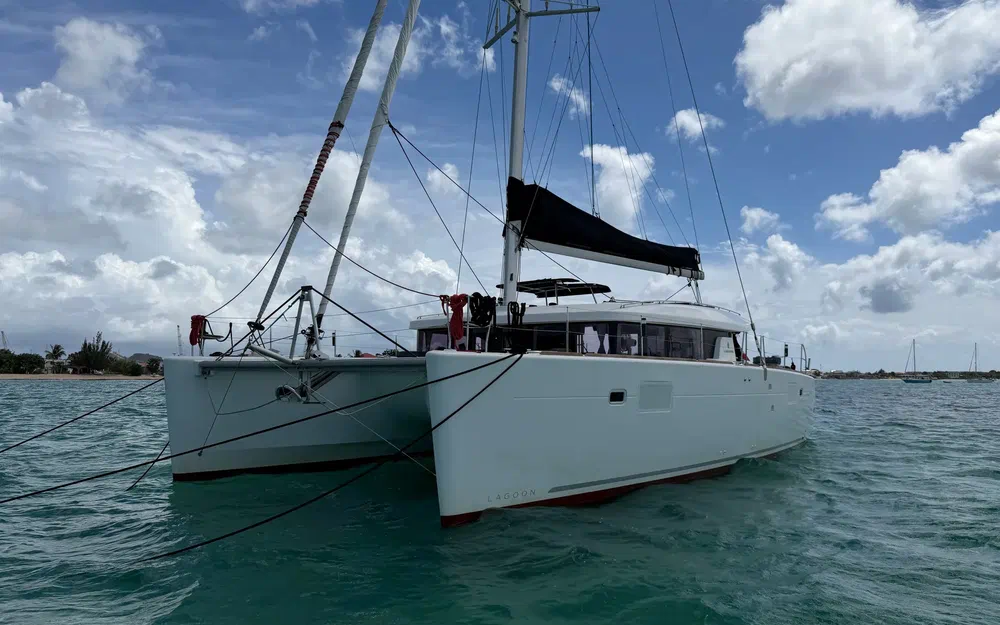 slider 8 Lagoon 450 Sport Top