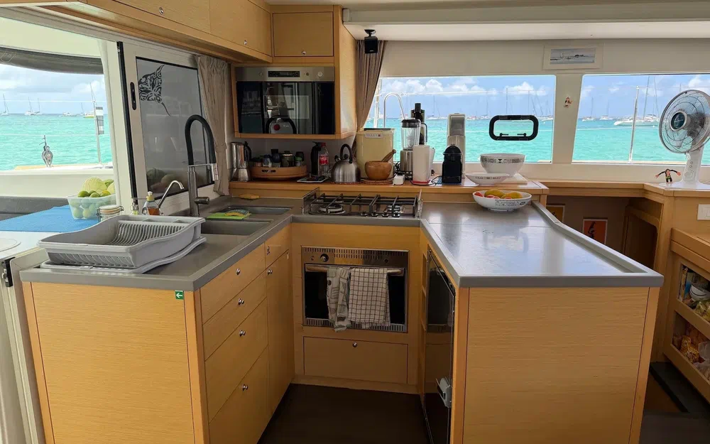 slider 93 Lagoon 450 Sport Top