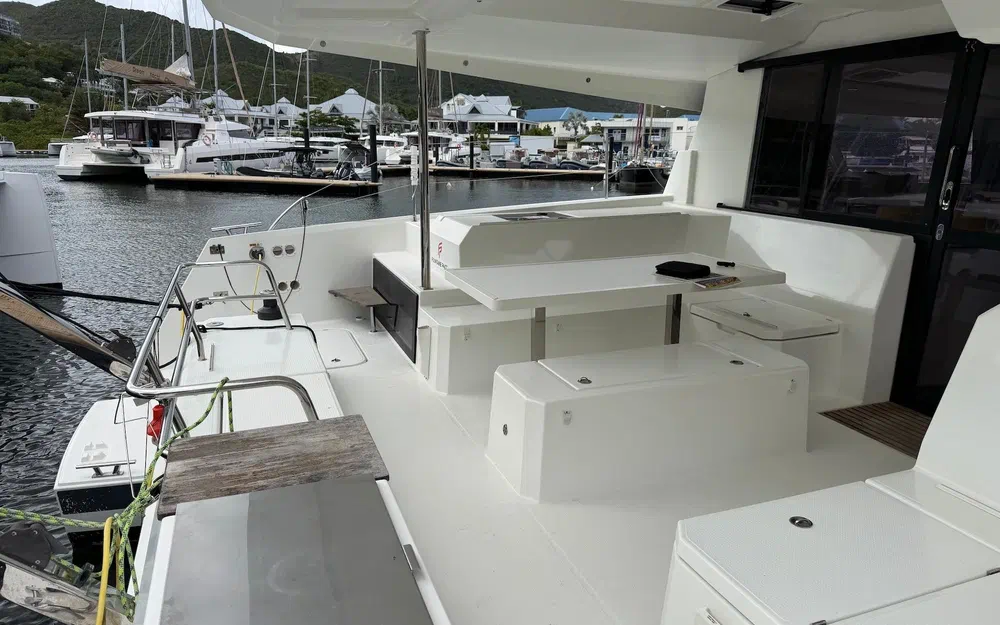 slider 9 Fountaine Pajot Astrea 42