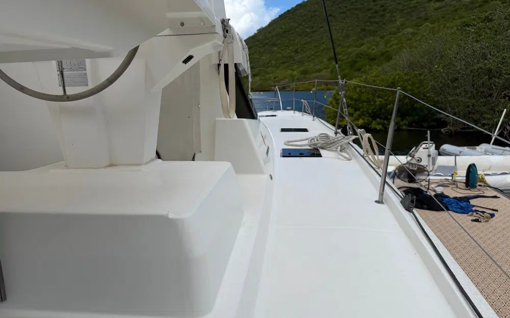 slider 10 Fountaine Pajot Astrea 42