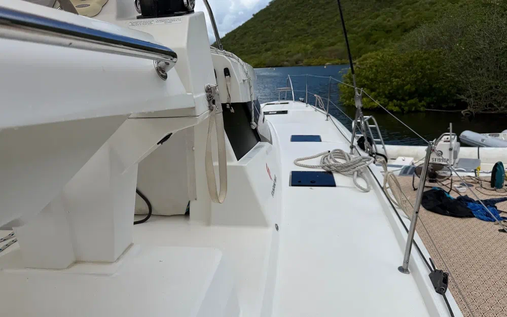 slider 11 Fountaine Pajot Astrea 42