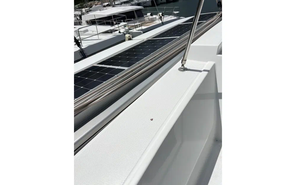 slider 12 Fountaine Pajot Astrea 42